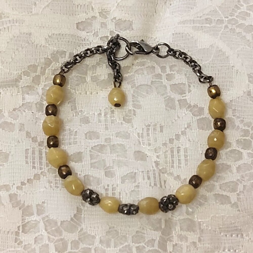 Vintage NEW Cream Oval Beads Handmade Silver Tone Charm Bracelet Women Jewelry